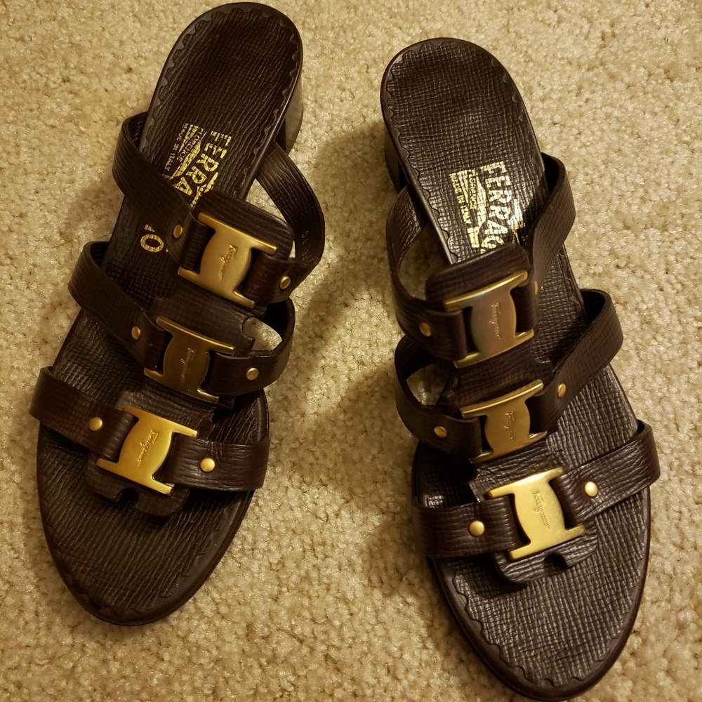 Salvatore Ferragamo EUC gladiator sandals